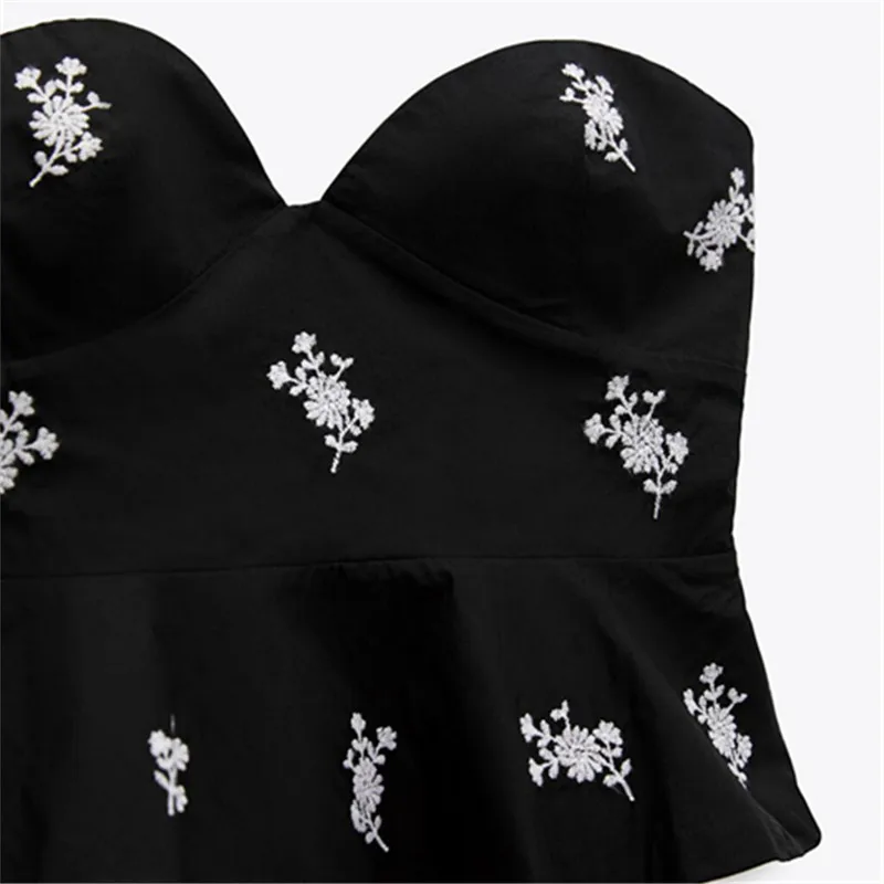 PB&ZA Summer New Women's Black Sling Heart Collar Flower Embroidered Poplin High Waist Short Dress 0881/404 images - 6