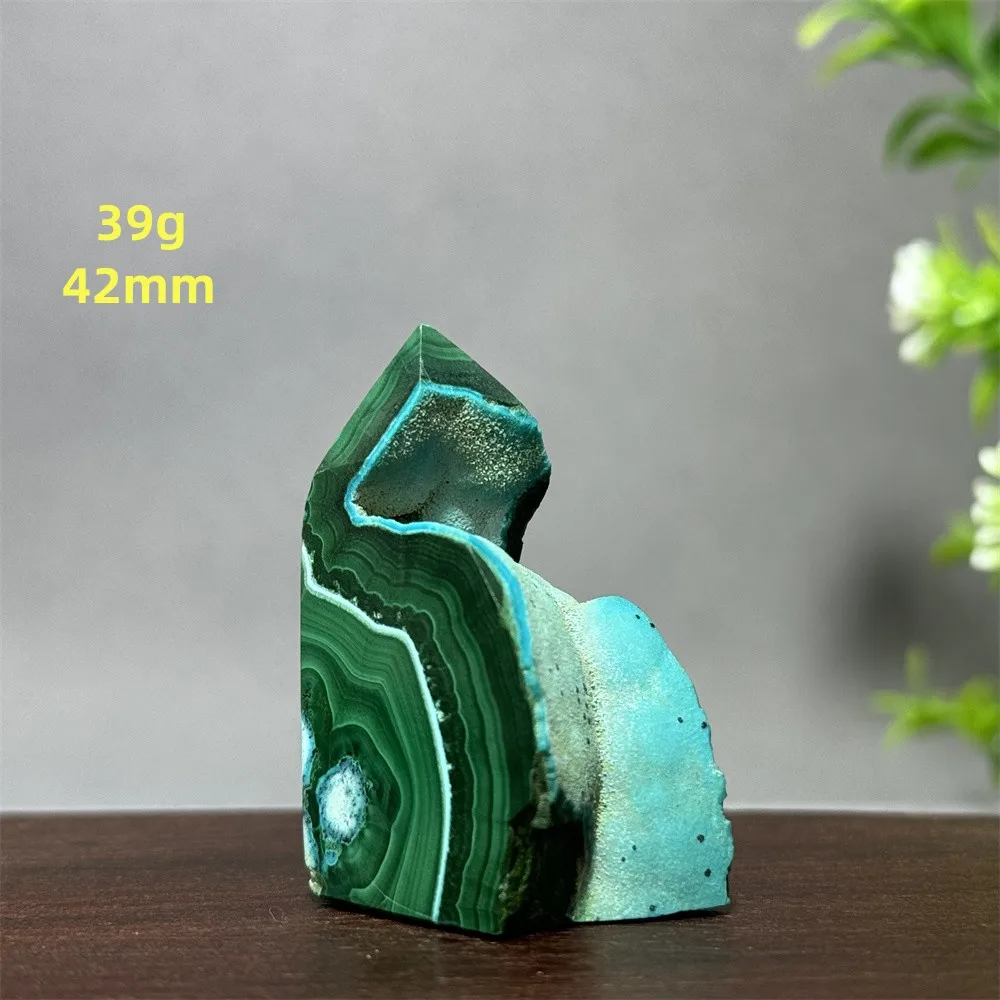 

Малахитовая статуэтка