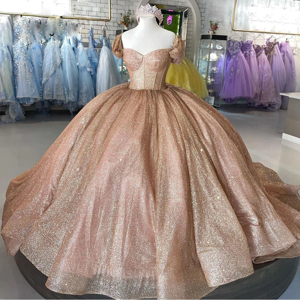

Блестящие Розовые золотые платья для Quinceanera с открытыми плечами Милые 15 нарядов пышные платья принцессы на 16 лет со шнуровкой сзади дизайн