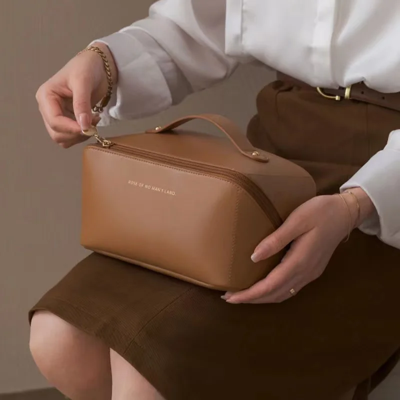 

Large-capacity Travel Cosmetic Bag Makeup Case Organizer Portable Makeup Bags Women Toiletry Make Up Bag for Girls Traveling