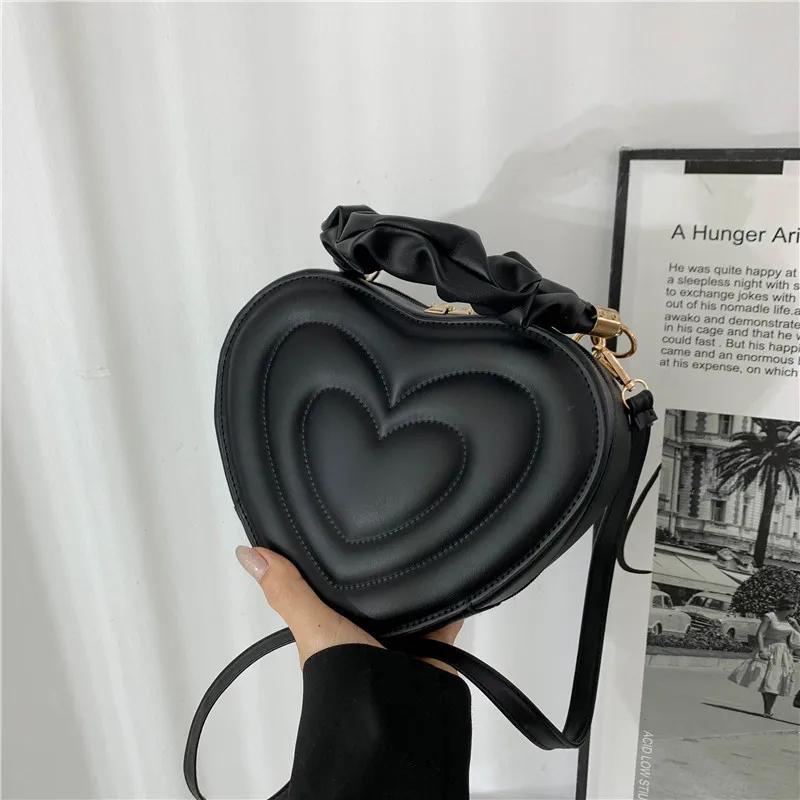 

TRAVEASY Summer 2022 Fashion Heart-shaped Shoulder Bags for Women PU Leather Female Crossbody Bags Vintage Casual Hand Bags