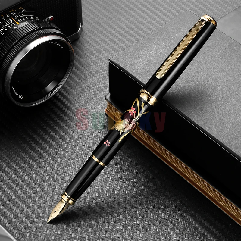 Рисунок 5 - Ручка перьевая платиновая Crassic Maki-e