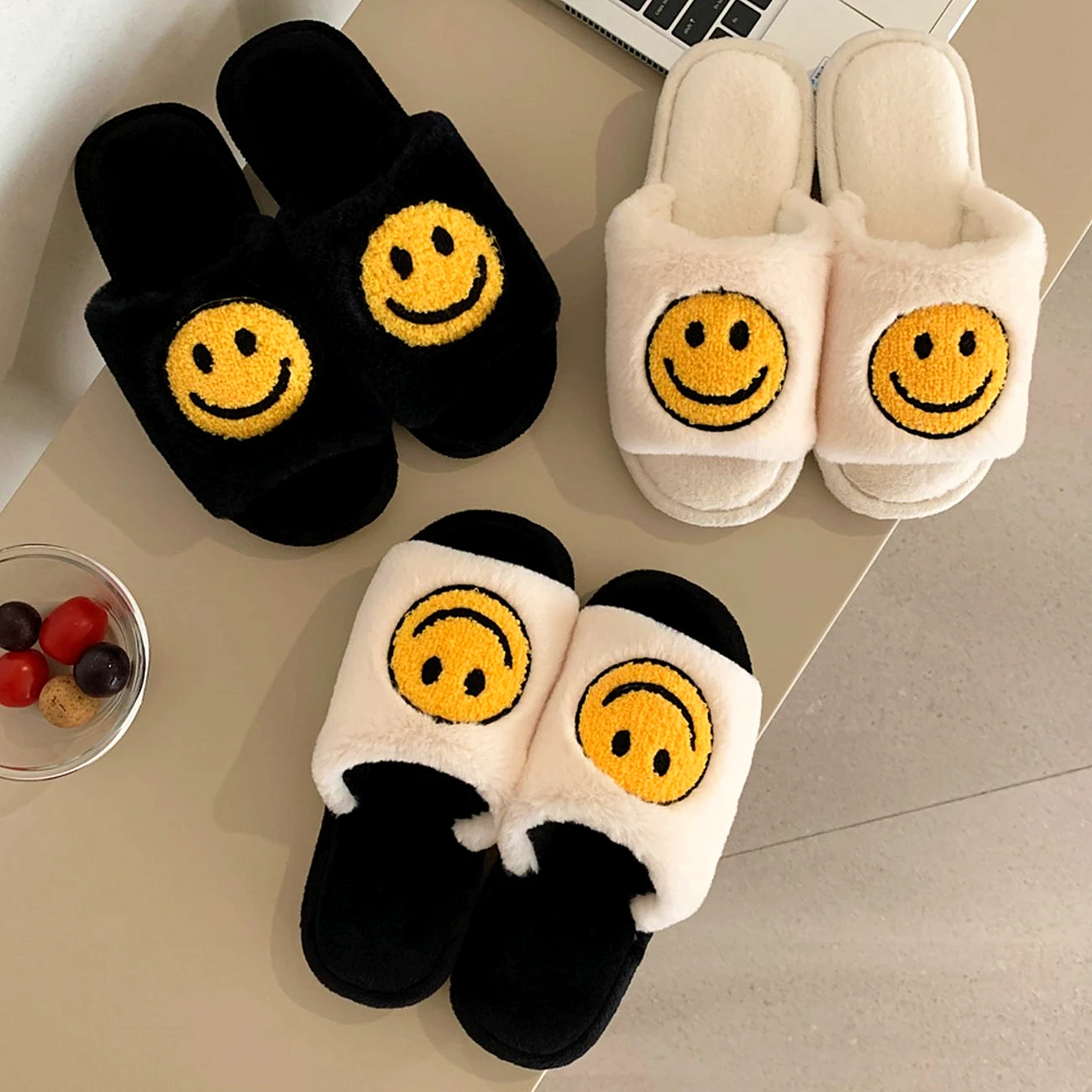 

Winter Smiley Pattern Home Women Fluffy Slippers Slides New Kawaii Open-Toe Bedroom Cartoon Ladies House Fur Slippers