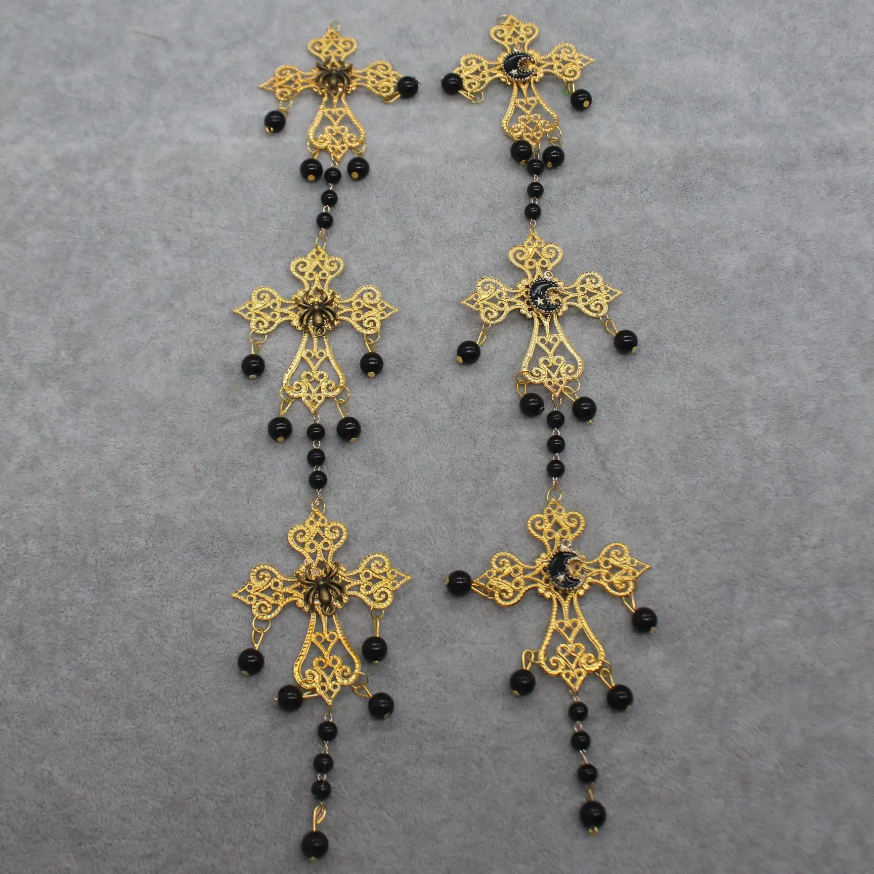 Набор для самостоятельного изготовления из бисера с кисточкой шипами корона