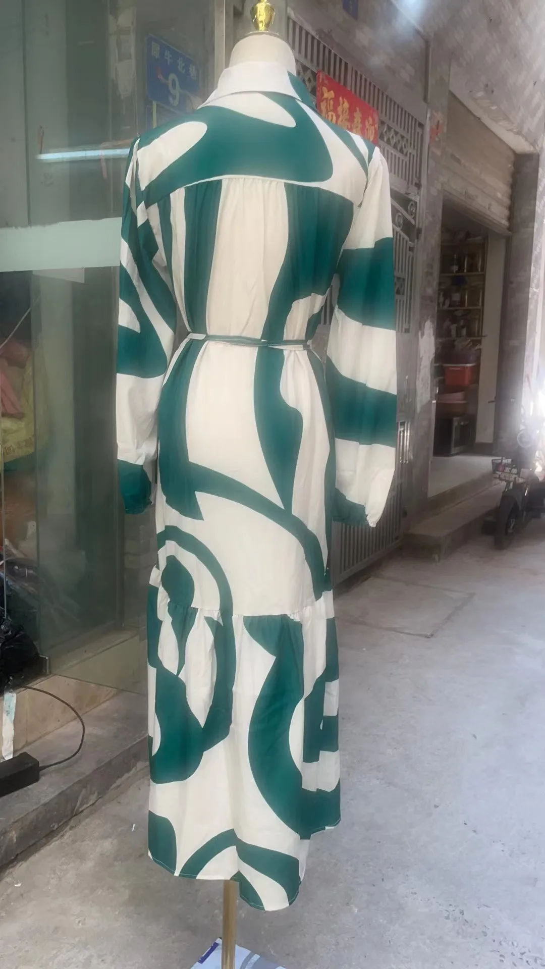 Женское офисное платье на шнуровке длинное Повседневное с принтом и карманами