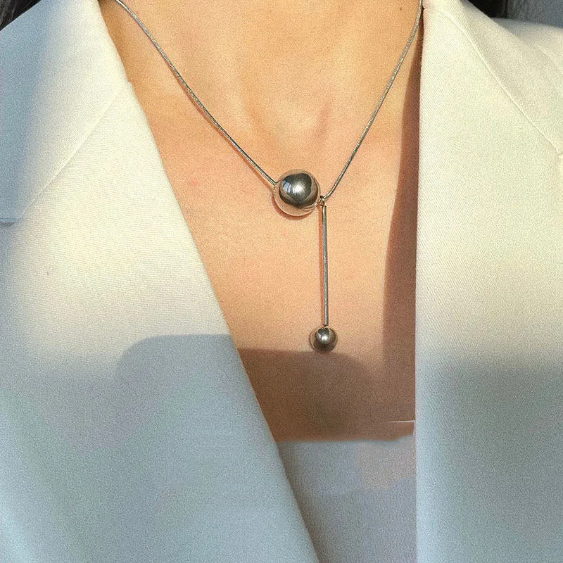 

European and American Round Ball Necklace for Women's Ins Style Titanium Steel Non Fading Collarbone Chain Jewelry Sweater Chain