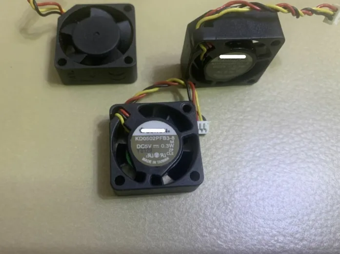 

KD0502PFB3-8 5V 0,3 W 25x25x10mm