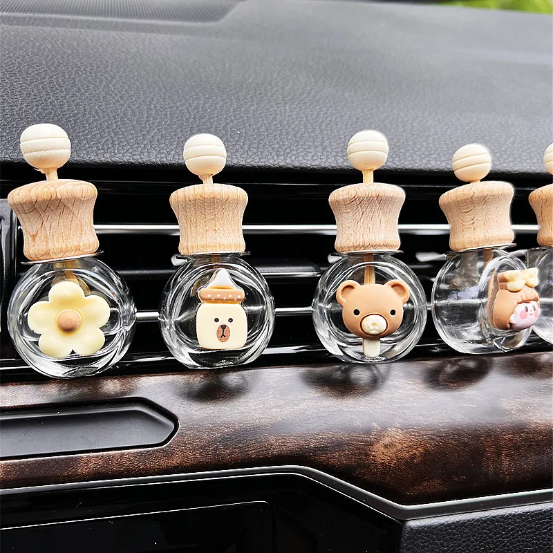 

2PCS Car Air Vent Aromatherapy Empty Bottle Cute Car Aromatherapy Clip Cartoon Petal Perfume Bottle Car Interior Decoration Gift