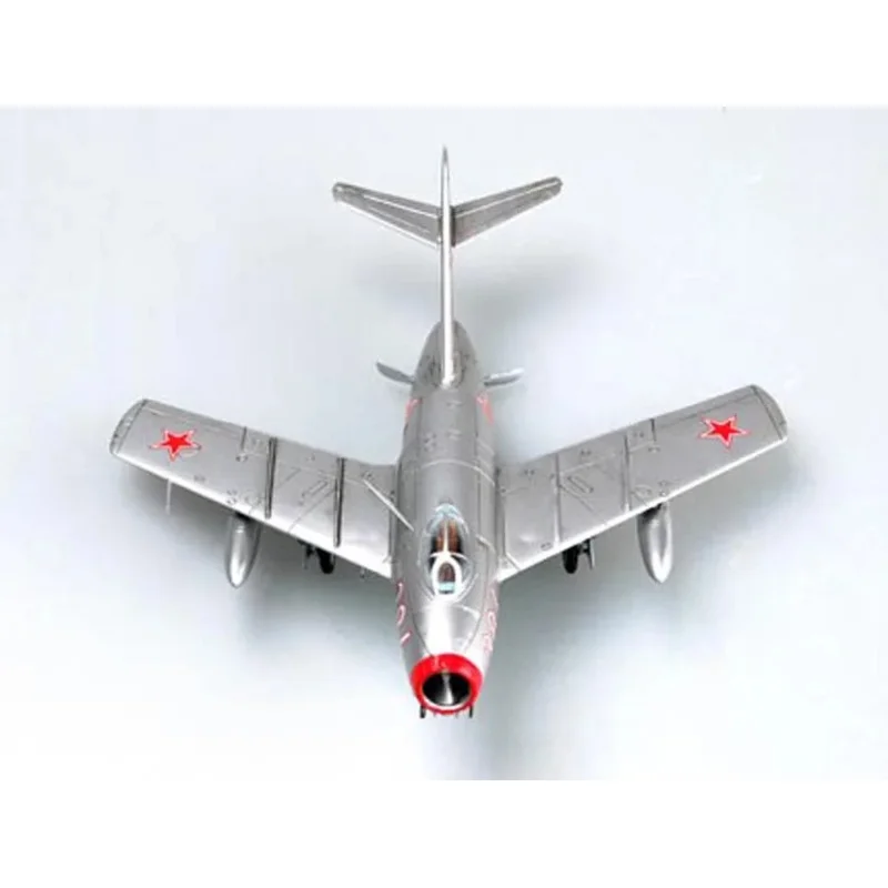 Фото Hobby Boss 80263 1/72 самолет советский MIG-15bis Fagot Fighter Bomber статическая модель №1