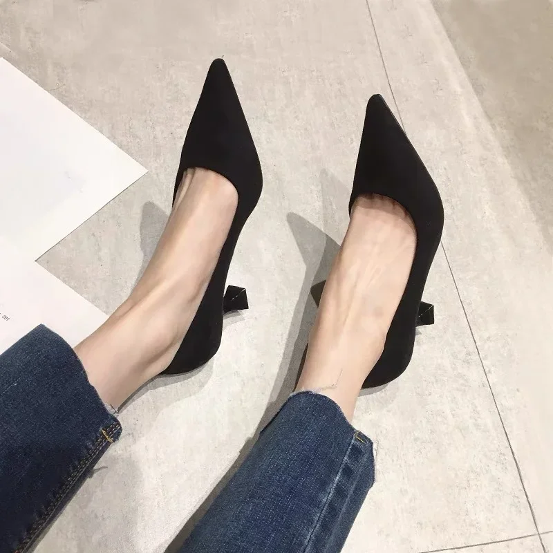 Женские туфли-лодочки с леопардовым принтом заостренный носок без застежки