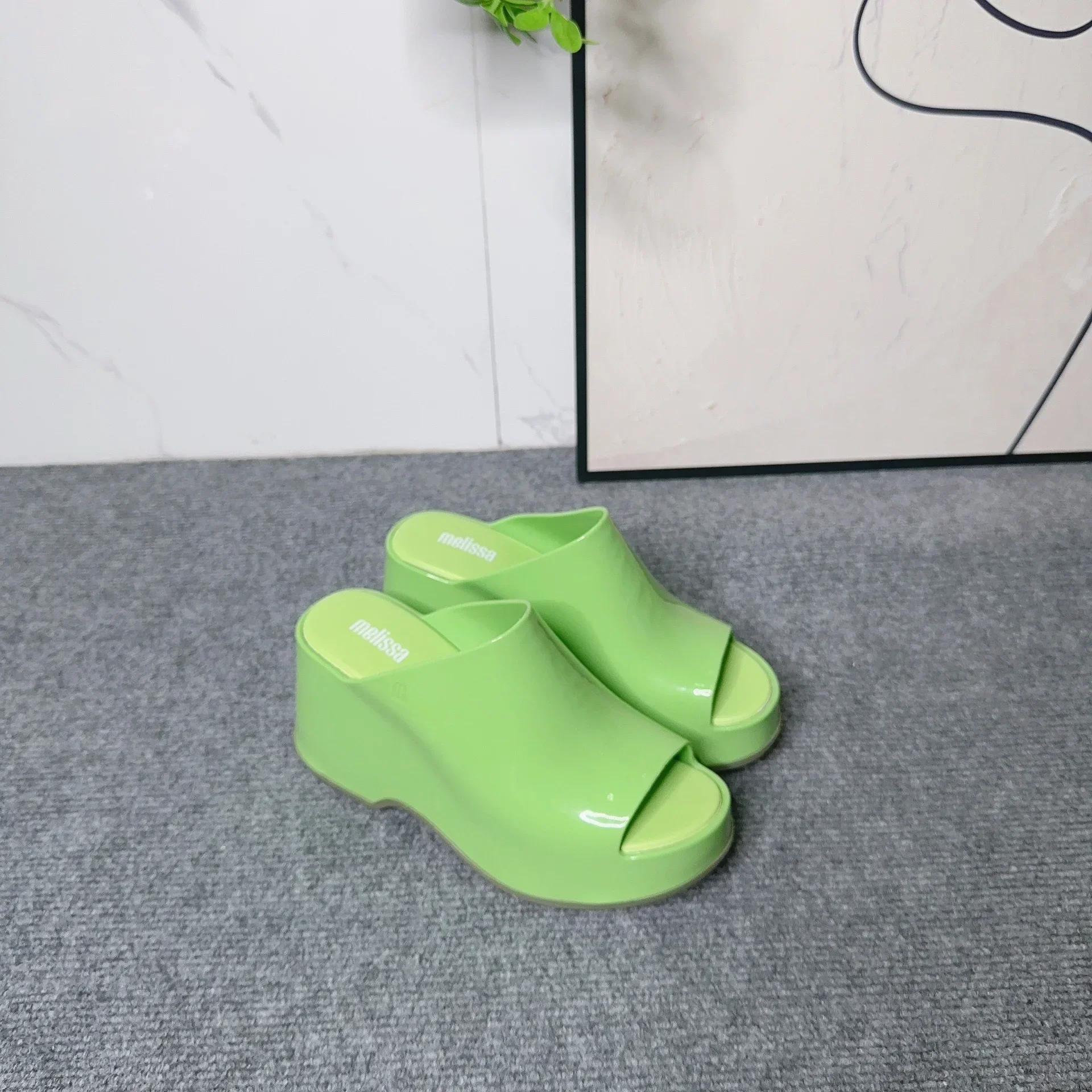 Женские мюли новинка 2024 женские сандалии на плоской подошве туфли-желе высоком