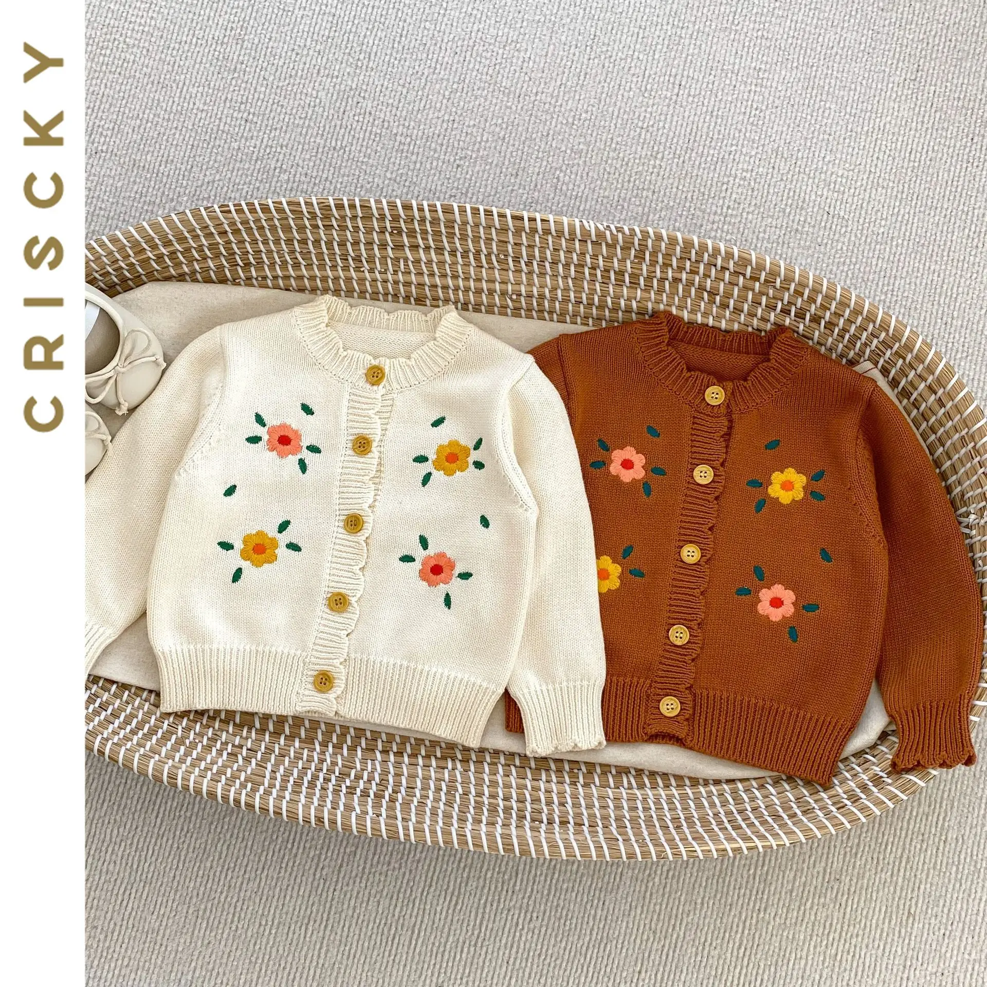 

Autumn Winter Baby Girls Knit Sweater Coat Floral Embroidery Girls Cardigan Jackets Toddler Infant Newborn Clothes