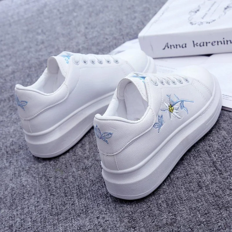 

2022 New Woman Casual Shoes Zapatillas Mujer Woman Shoes Spring White Comfortable Sneakers Breathable Flats Platform Sneaker
