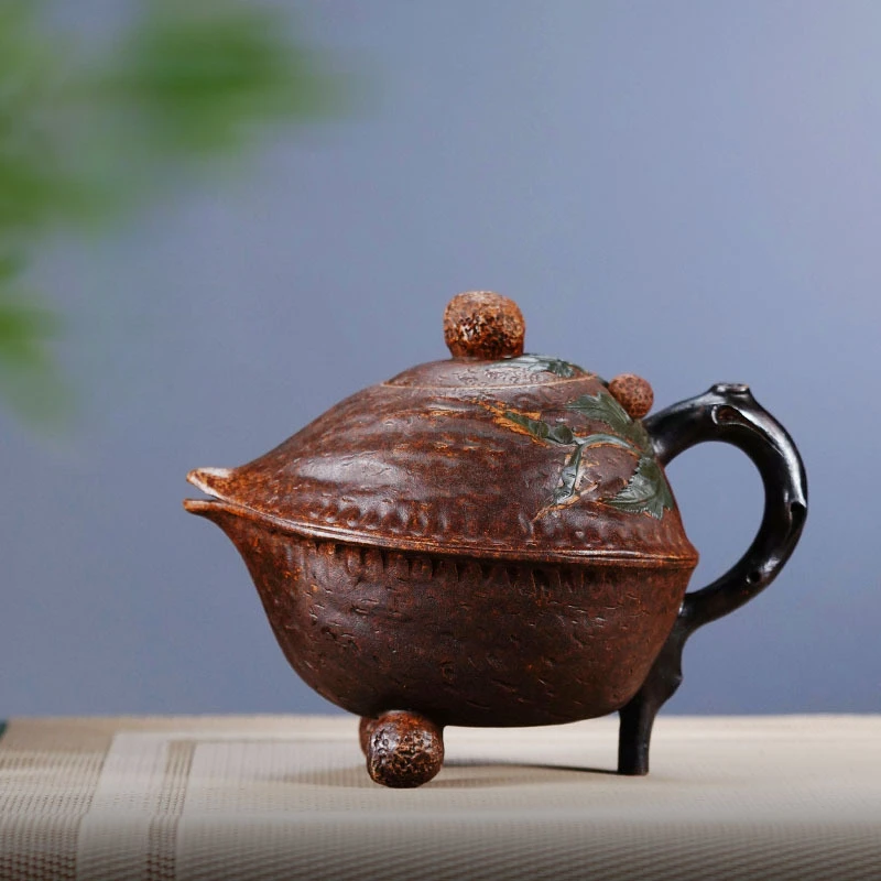 Ручной фиолетовый чайник из глины Tripodia 380 мл