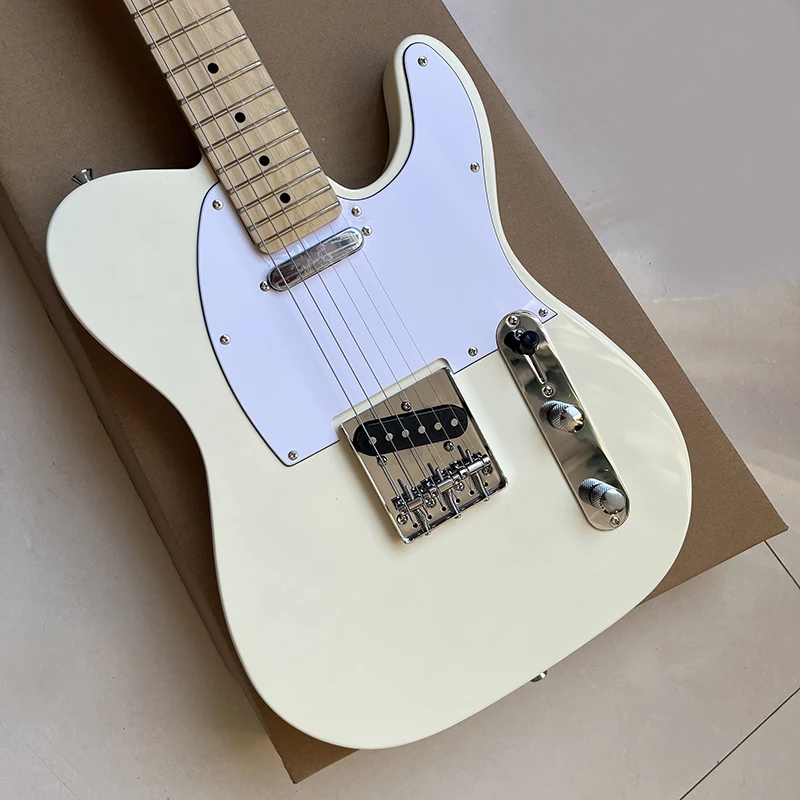 

Classic electric guitar, made of solid wood, original timbre, quality assurance, comfortable feel, free delivery home.