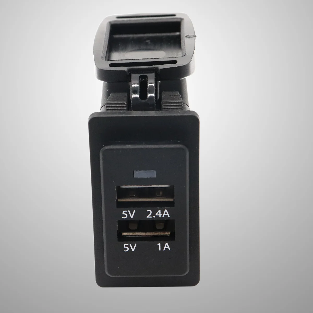 

1 шт. практичная замена автомобильной USB-панели 2.4A/1A с двумя USB-разъемами, водонепроницаемая автомобильная панель