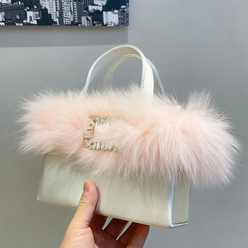 

Женские вечерние сумки для женщин, роскошные дизайнерские сумки и кошельки, новинка 2023, в сатине, инкрустированные искусственными бриллиантами и перьями, отделка бисером