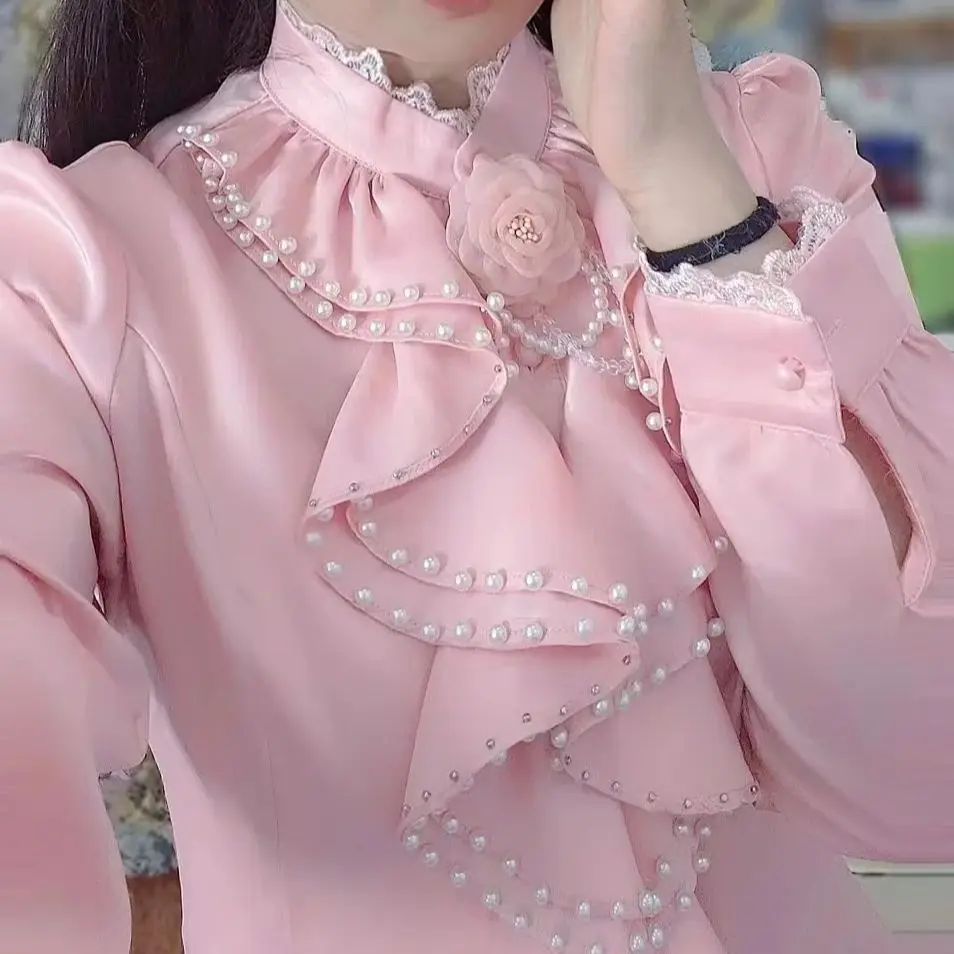 Женская блузка с длинным рукавом розовая офисная цветочным принтом украшенная