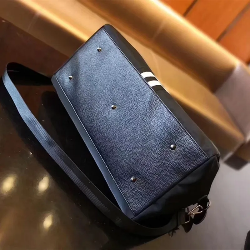 Han edition overnight bag bag large capacity travel luggage handbags for men and women dry wet depart gym bag