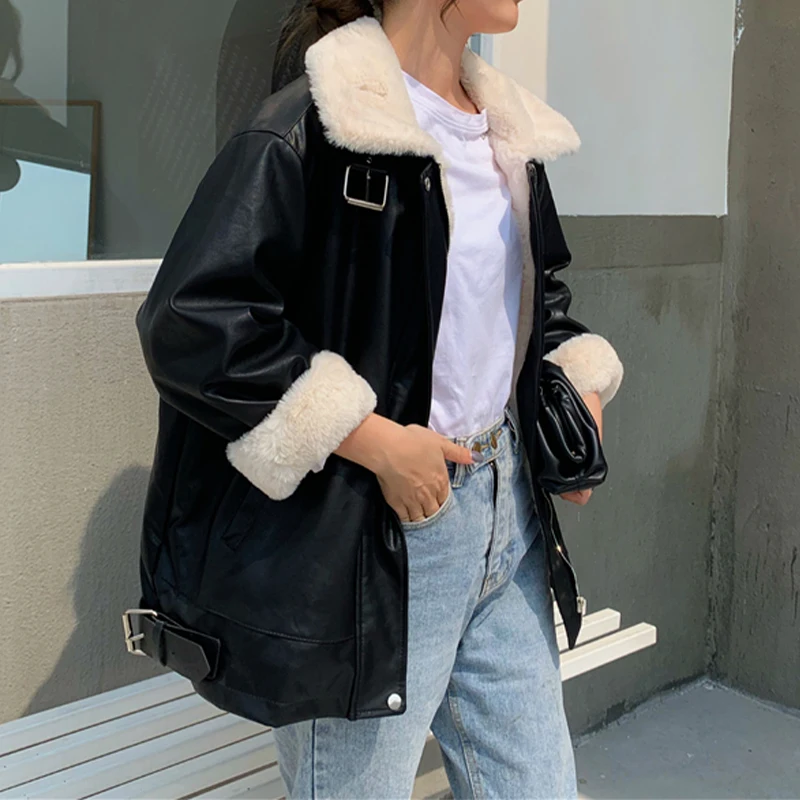 Winter Women's Pu Motorcycle Jacket Loose Women Fashion Warm Lamb Wool Coat Street Long Sleeve Vintage Leather Jacket 2022 New