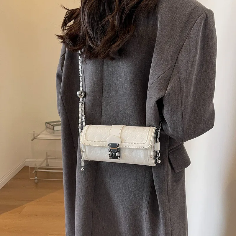 

Diamond Chain Bag Women's New French Niche Senior Sense Single Shoulder Crossbody Bag Leisure Everything Cylinder Simple Bag