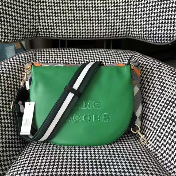 

2022 new semi-circular bag leather shoulder messenger saddle bag European and American fashion leather women's bag