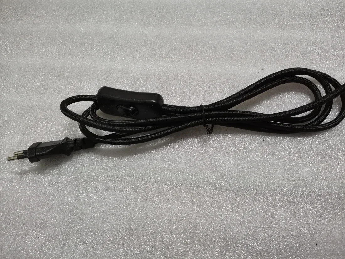 

Кабель питания Wisdom Tyiumph Shop 220В