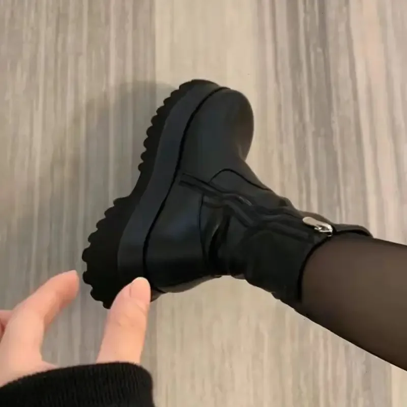 

Женские ботинки в стиле панк, зимние короткие ботинки на толстой подошве, в Корейском стиле, в готическом стиле, элегантная обувь на платформе с боковой молнией, 2023