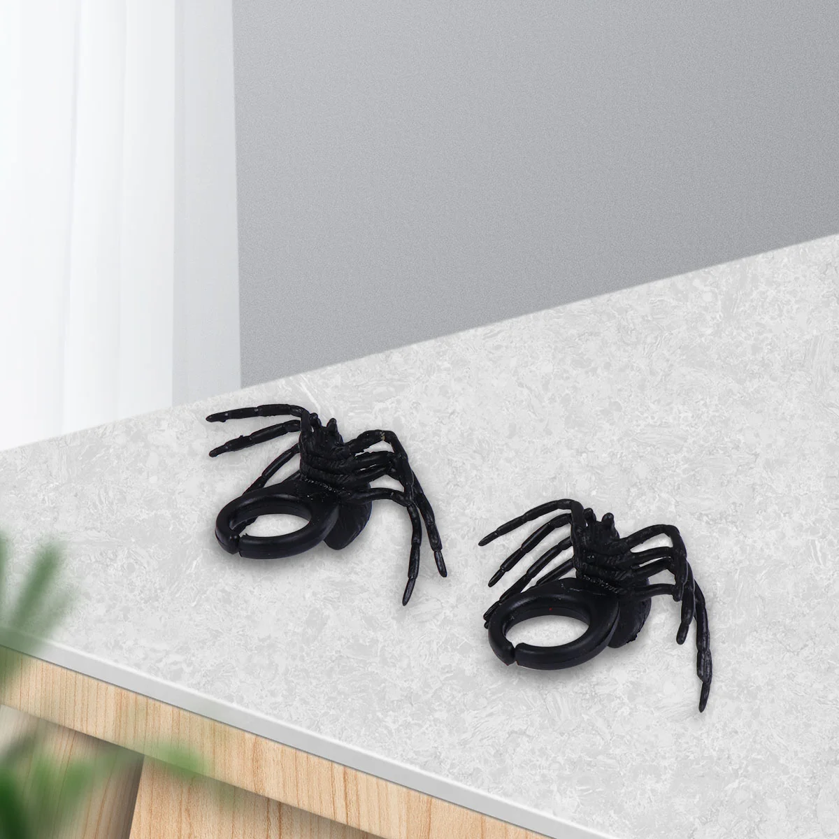 

Ringspider Rings Glow Partythe Dark Play Pretend Realistic Favor Finger Plaything Festival Stretch Props Horror Batplastic