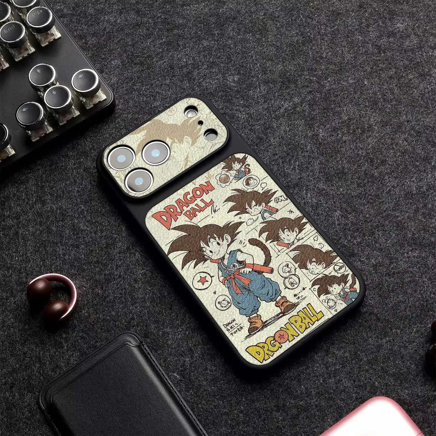 Чехол для iPhone 1716 15 14 13 Pro Max с изображением Сона Гоку из Dragon Ball, матовый, премиум-класса, с текстурой кожи, защитный. (art.: 3920db73fbe4c) - 3920db73fbe4c