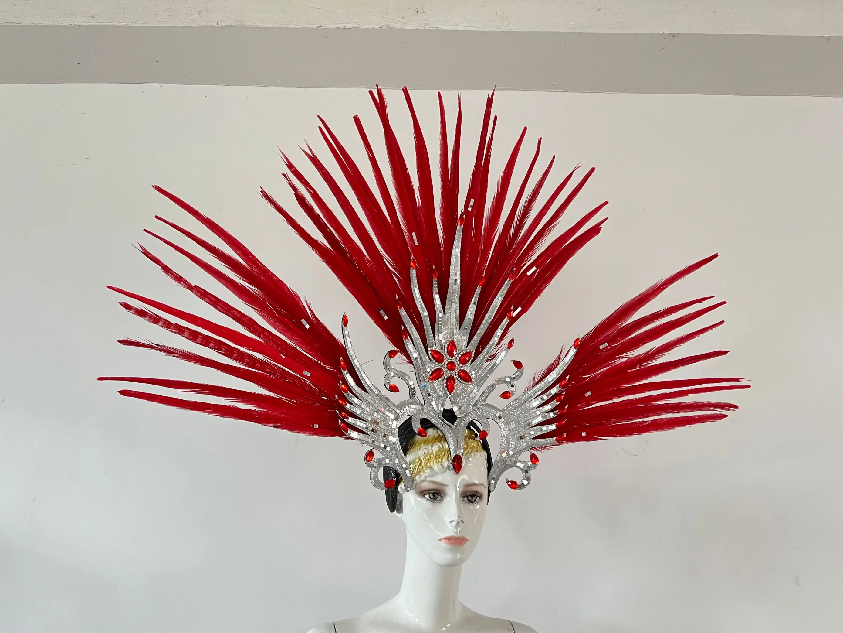 Латинские танцы Самба аксессуары Модный изысканный головной убор перья