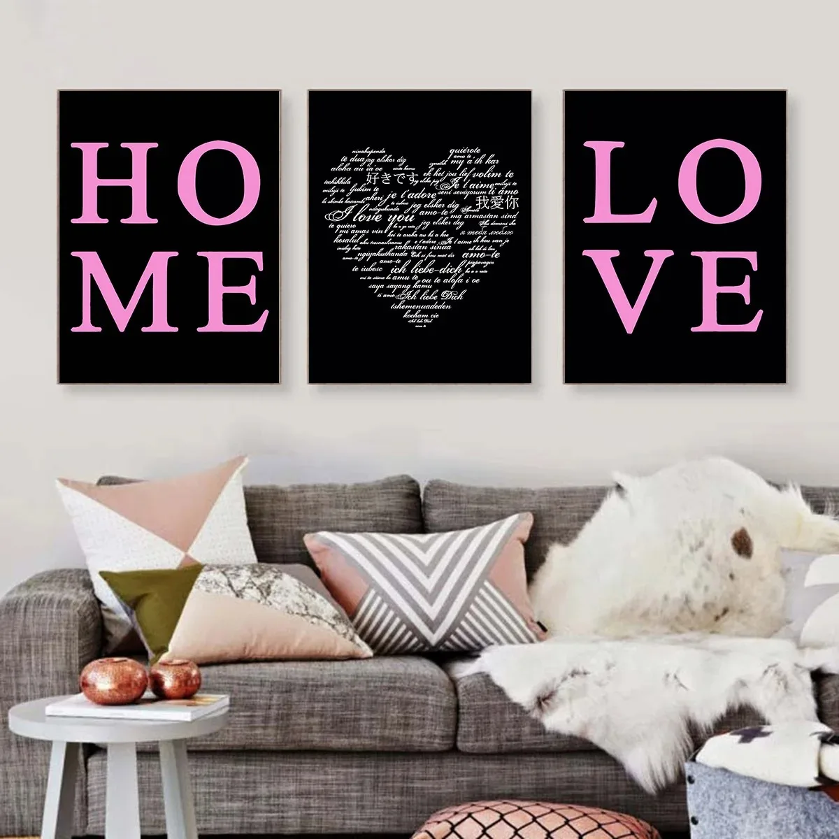 Настенная картина с надписью Love Me