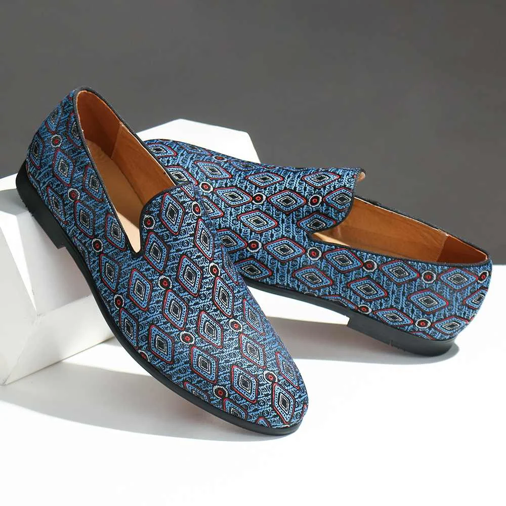 

2022 New Men Shoes Comfortable Men Cloth Breathable Non Slip Slip-on Soft Sole Casual Flats Fashion Hot Sale Driving Shoes