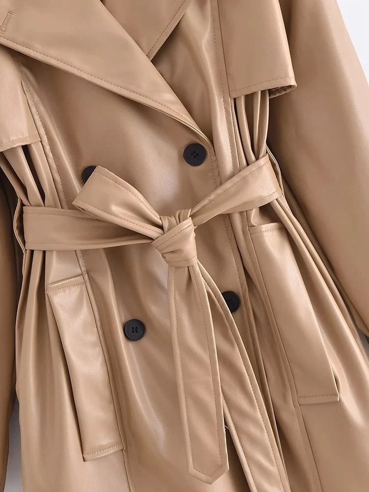 Рисунок 3 - Женский классический двубортный