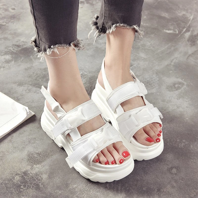 

2022 Summer Women Sandals Buckle Design Black White Platform Sandals Comfortable Women Thick Sole Beach Shoes
