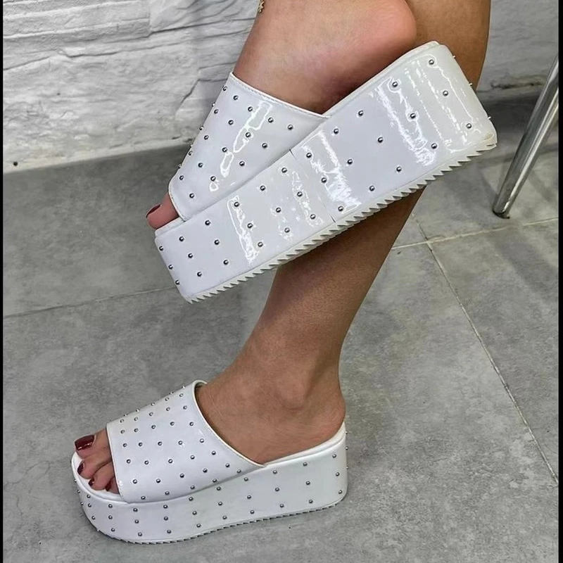 

Женские массивные сандалии в стиле панк, модные сандалии на танкетке с открытым носком и заклепками, 2022