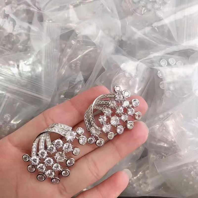 Женские серьги-гвоздики из серебра 925 пробы с круглыми бусинами |