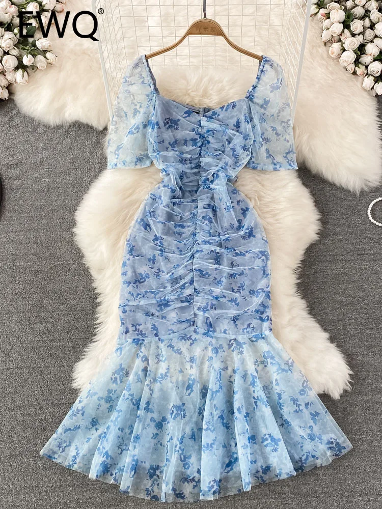 

Женское платье с квадратным вырезом и рукавами-фонариками, с высокой талией