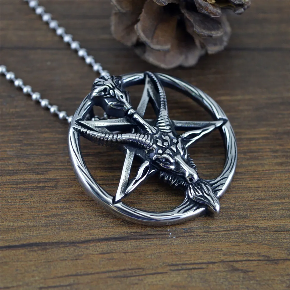 Готическое ожерелье с подвеской в виде рога и черепа дьявола для мужчин крутые