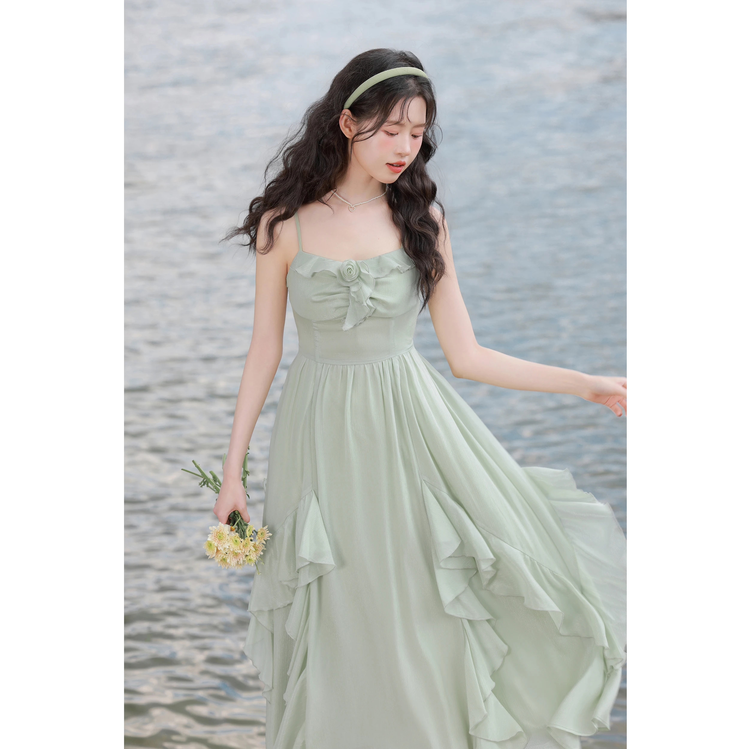 Ling Yi French sle Mint Green Sling Dress Women Summer 2024 New Small Poster Vacation a Word Length Skirts