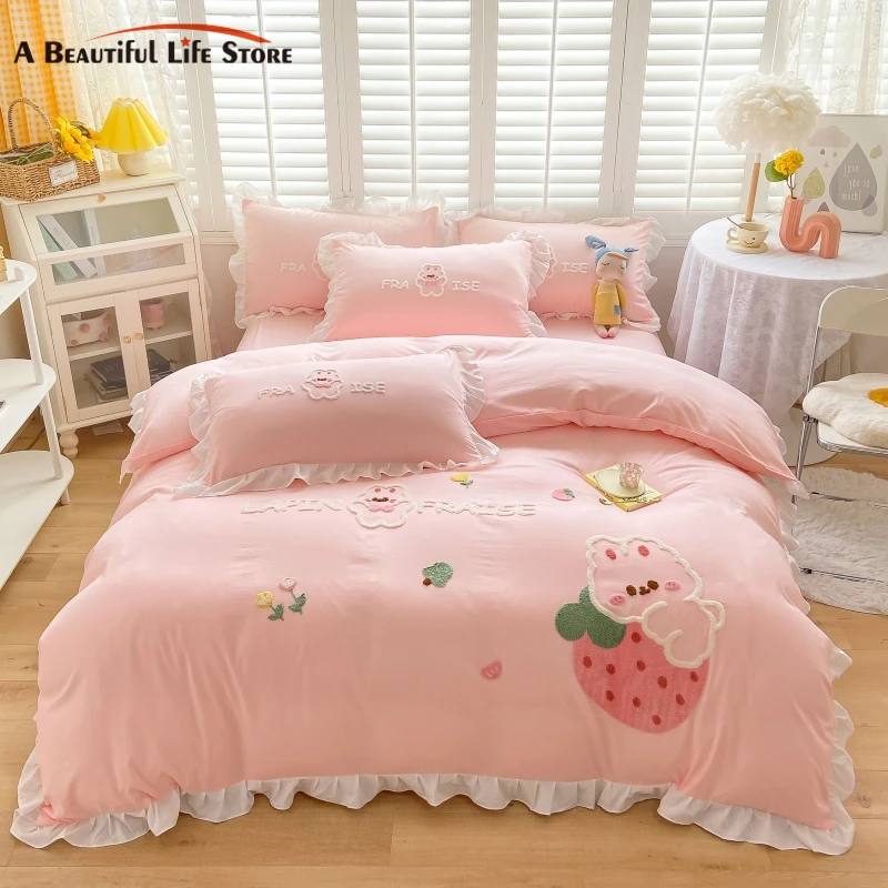 

Комплект с пододеяльником и простыней, милая мультяшная вышитая клубника, кролик, наволочки для двух предметов