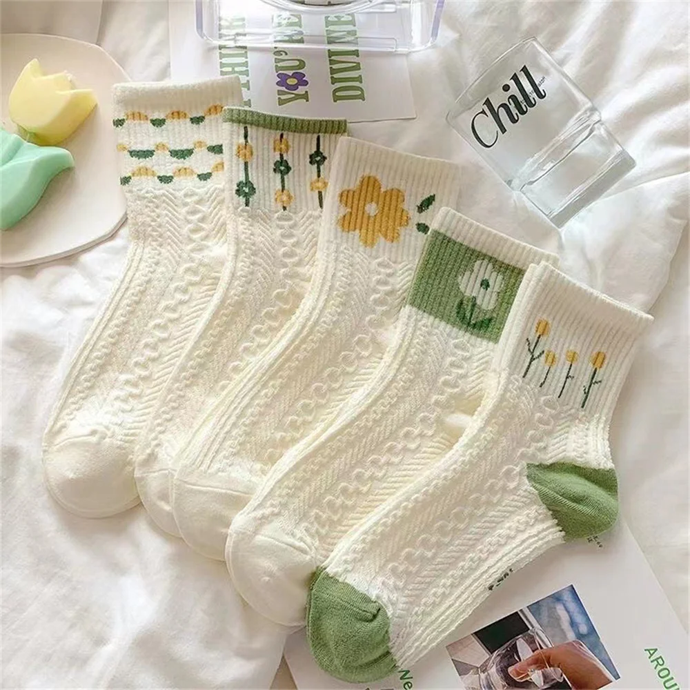 

Women's mid length winter Sock New Ins Socks Fresh Small Flower Middle Waist Student Korean version women's stocking White sock