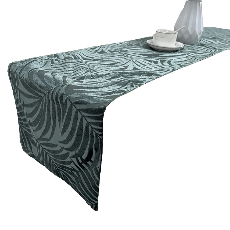 

OEM Jacquard Green Geometric Table Runner Decorative Cutting Velvet Table Clothes Table Cover from Factory