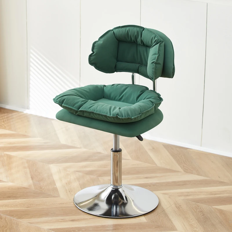 Рисунок 5 - Кожаные современные барные стулья