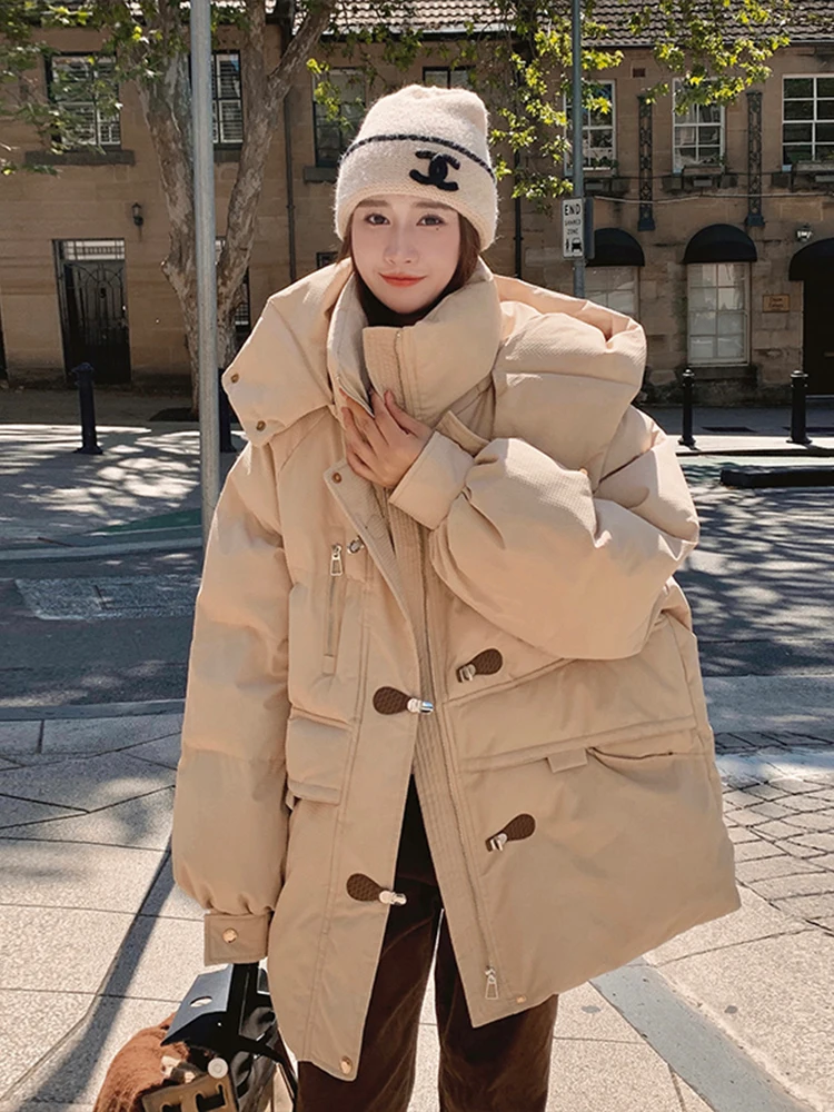 Женское хлопковое стеганое пальто цвета хаки с пушистым капюшоном