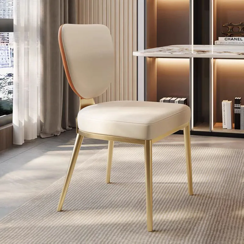 Silla de lujo con respaldo bajo para sala de estar, muebles para el hogar de diseño minimalista, color Beige, patas doradas, a la moda