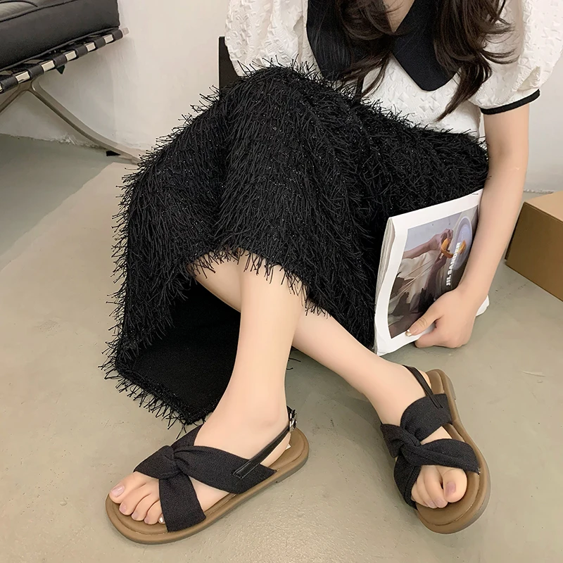 Сандалии женские летние на низком каблуке с круглым носком