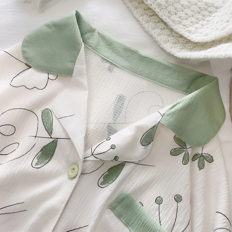 The Summer Pajamas for Women's Pure Cotton Thin Section Cool Feeling Cardigan Shorts Sleepwear Suit with Lapel Simple Loungewear