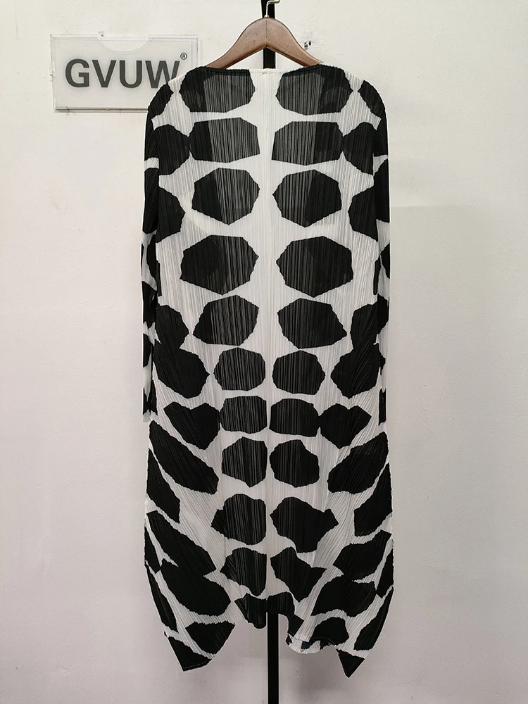 GVUW плиссированный длинный плащ с геометрическим принтом для женщин осень 2023