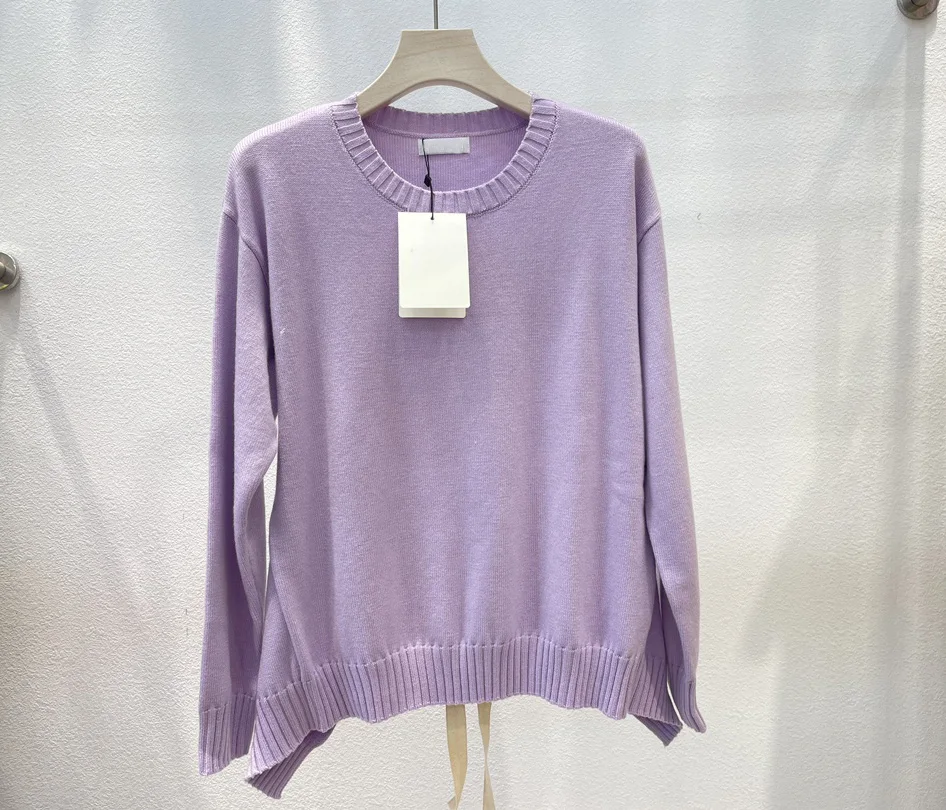 

Новинка 2023, Женская Шерстяная трикотажная кофта с круглым вырезом и длинным рукавом, цвет бледно-фиолетовый. Нежный и элегантный. Следите за спиной